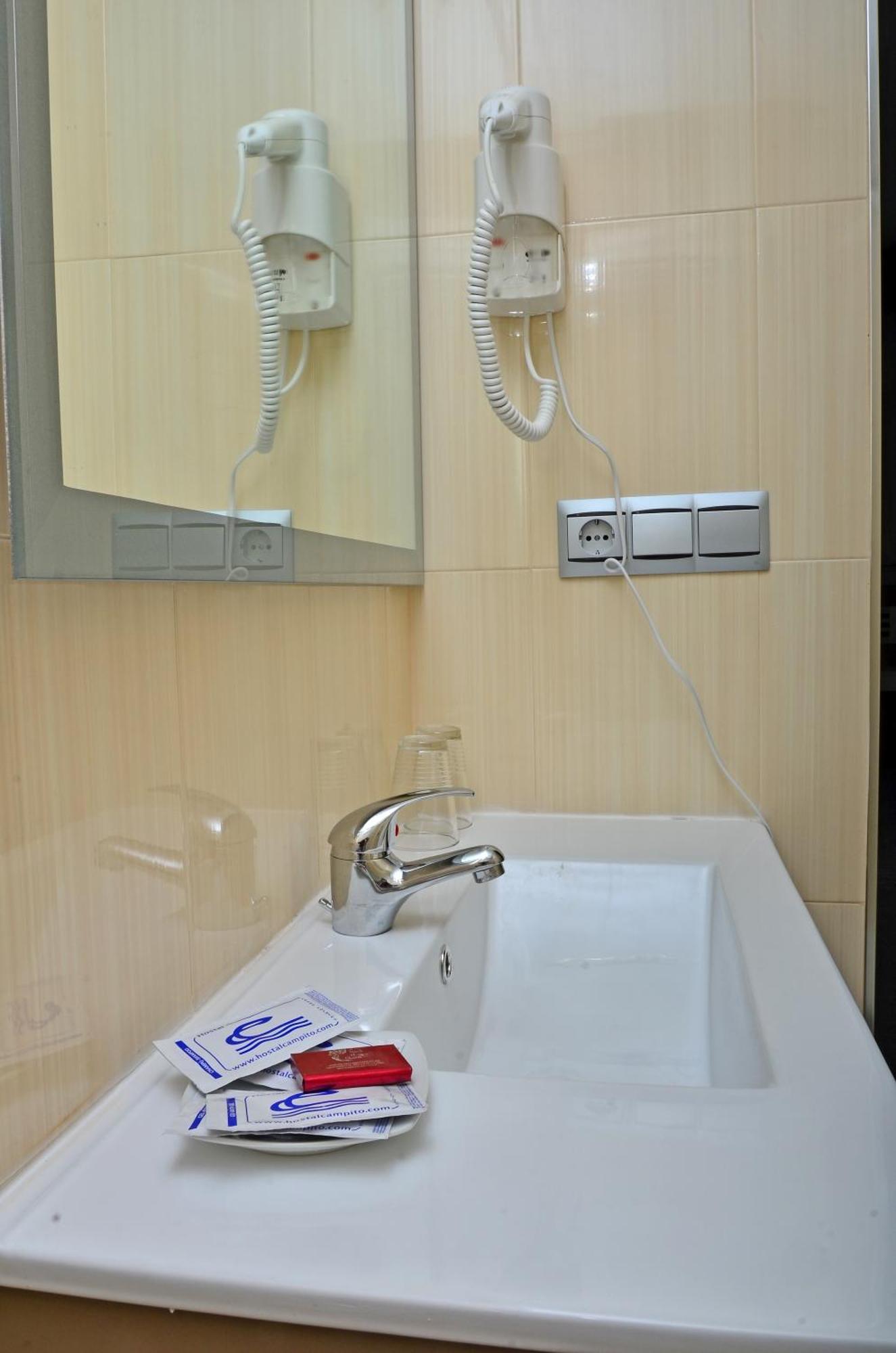Hostal Campito Conil De La Frontera Ruang foto