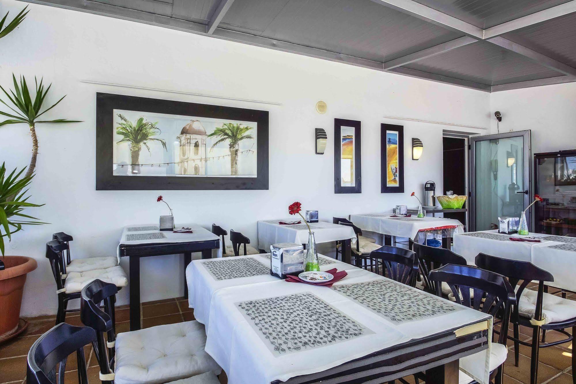 Hostal Campito Conil De La Frontera Bagian luar foto